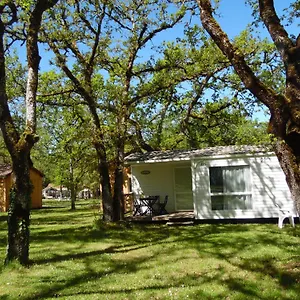 https://camping-les-paillotes.midi-pyreneeshotels.com